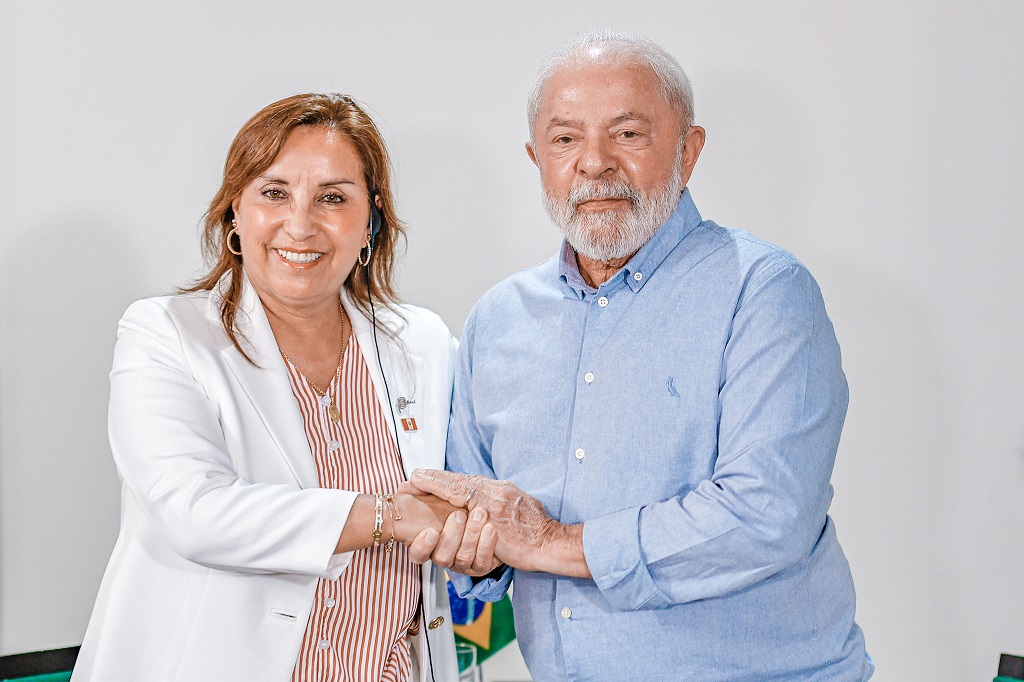 Presidente Lula e presidenta do Peru, Dina Boluarte, conversaram sobre estreitamento de relações bilaterais