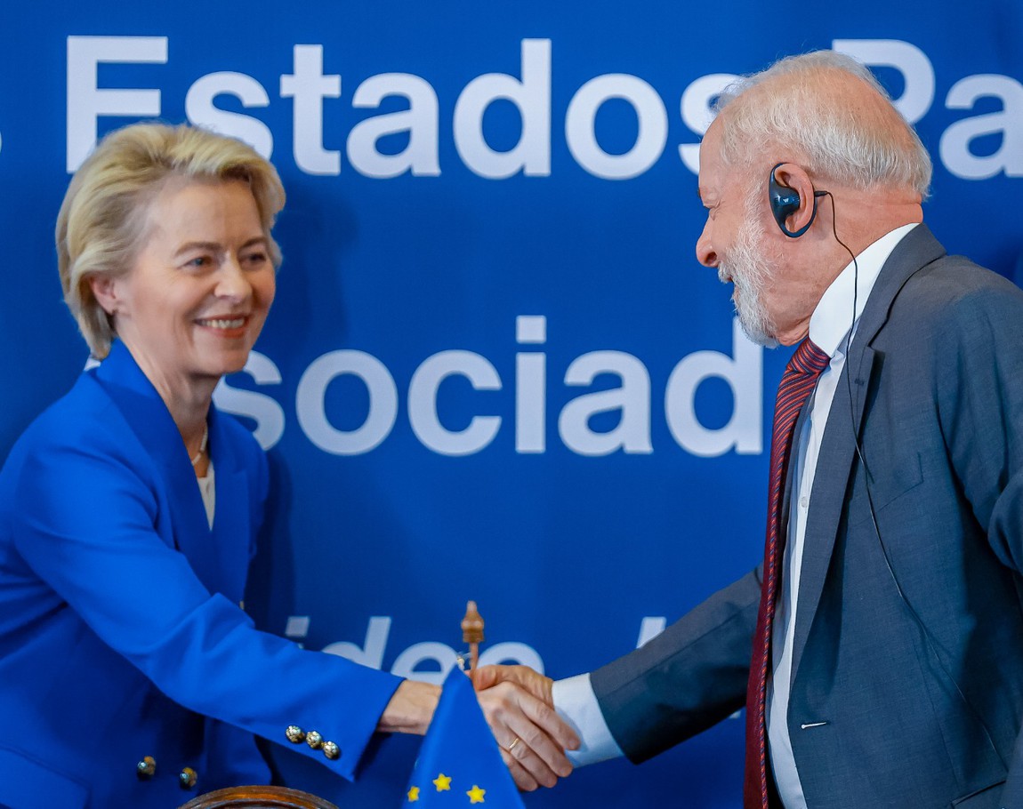 06.12.2024 - Presidente da República, Luiz Inácio Lula da Silva, e a presidente da Comissão Europeia, Ursula von der Leyen, durante Declaração à imprensa dos Presidentes dos Estados Partes do MERCOSUL, Edifício MERCOSUL – Montevidéu, Uruguai
