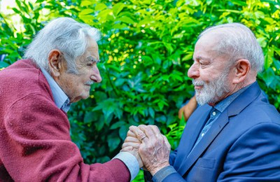 Presidente da República, Luiz Inácio Lula da Silva concedeu a Ordem Nacional do Cruzeiro do Sul ao ex-presidente do Uruguai, Pepe Mujica