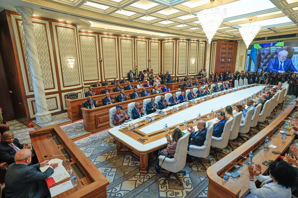 Cerimônia de condecoração do presidente Lula com a Ordem Dr. António Agostinho Neto