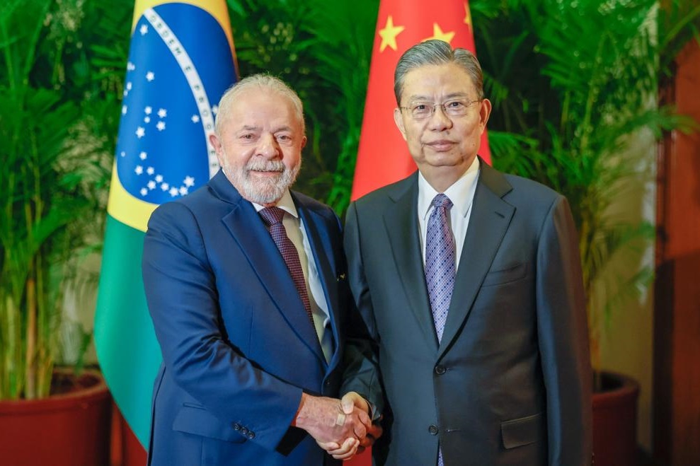Em encontro com presidente da Assembleia Nacional da China, Lula fala em equilibrar geopolítica mundial
