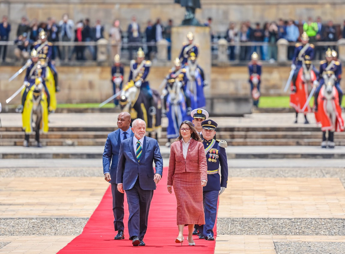 Cerimônia oficial de chegada à Casa de Nariño, na Praça de Armas – Bogotá, Colômbia.