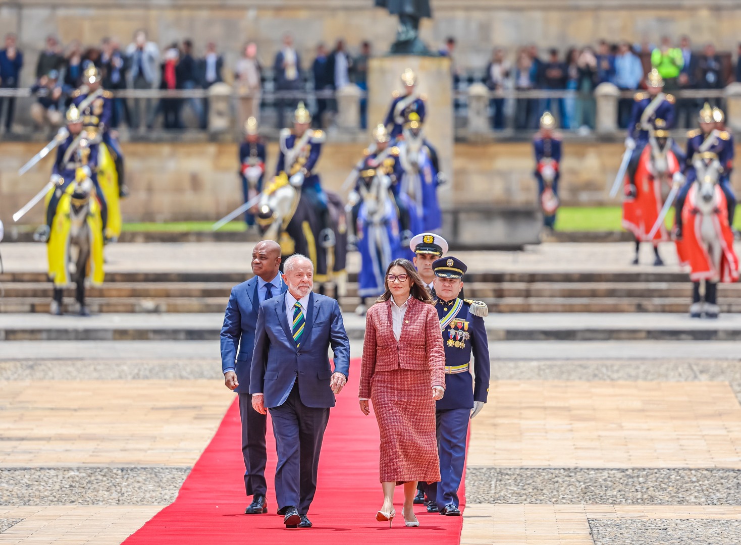 Cerimônia oficial de chegada à Casa de Nariño, na Praça de Armas – Bogotá, Colômbia.