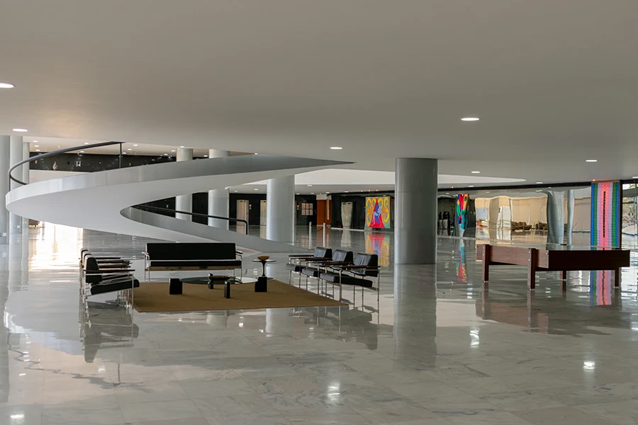 Rampa de acesso entre o 2º e o 3º andar