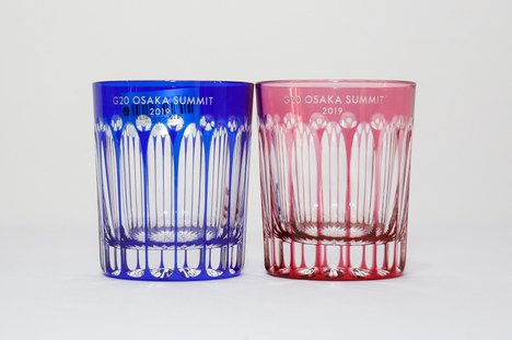 Conjunto de dois copos para whisky, confeccionados em cristal 