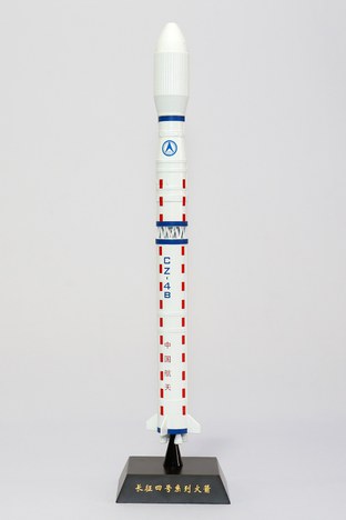 Miniatura do foguete Longa Marca-4B 