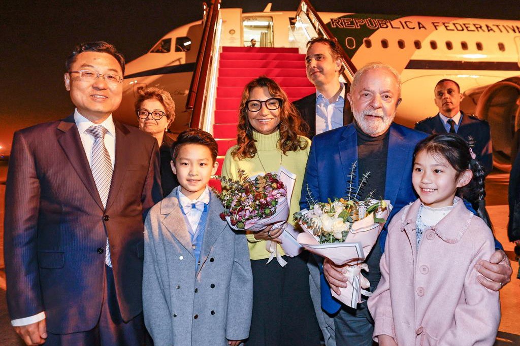 O presidente da República, Luiz Inácio Lula da Silva, é recebido pelo vice-ministro das Relações Exteriores da China, Xie Feng