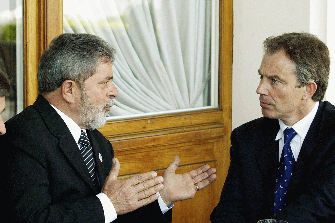 Presidente Lula em conversa com o primeiro-ministro britânico, Tony Blair