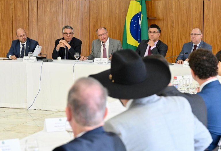 Vice-presidente Geraldo Alckmin e ministro Padilha Reunião parlamentares