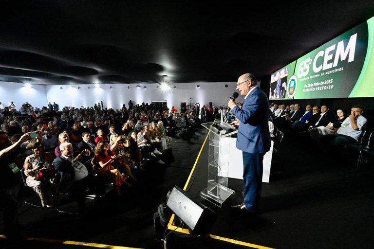 2023_05_11_ Alckmin discursa Congresso de Municípios 2.jpg