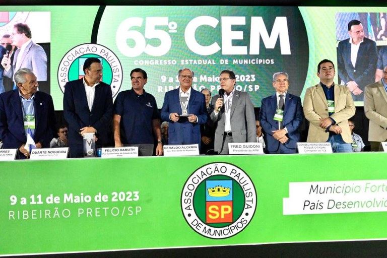 2023_05_11_ Alckmin recebe prêmios Franco Montoro e de Mérito Municipalista 2.jpg