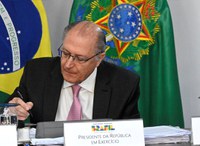 Presidente em exercício, Geraldo Alckmin, sanciona quatro leis, assina cinco decretos e encaminha  três projetos de lei ao Congresso