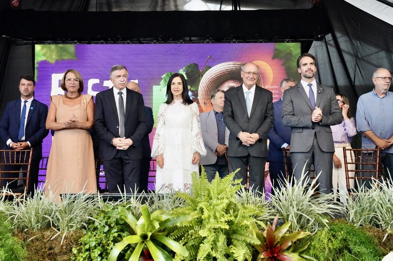 Em visita à Festa da Uva, no RS, presidente em exercício fala também sobre o cronograma do acordo com a União Europeia