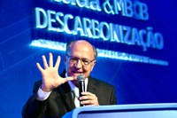 Brasil vai protagonizar a descarbonização da indústria, diz Alckmin