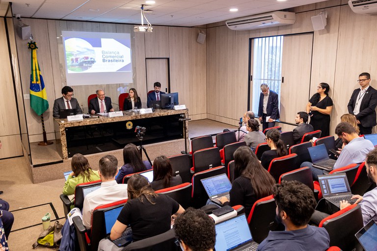 Acordo Mercosul-União Europeia está bem encaminhado, diz Alckmin