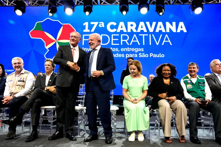 Lula sanciona lei que amplia redução de impostos para a indústria química nacional