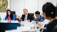 Em prévia de viagem à China, Tebet recebe o embaixador da China no Brasil, Zhu Qingqiao