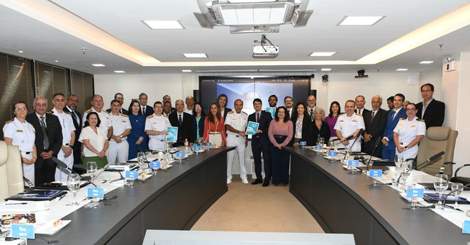 Foto entrega Metodologia Economia do Mar.jpg