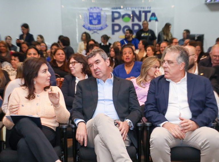 Governador-cumpre-agendas-em-Ponta-Pora-Foto-Saul-Schramm-12.jpeg