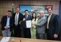 Ministro Márcio França libera R$ 14,2 milhões para obras de ampliação do Aeroporto de Serra Talhada (PE)