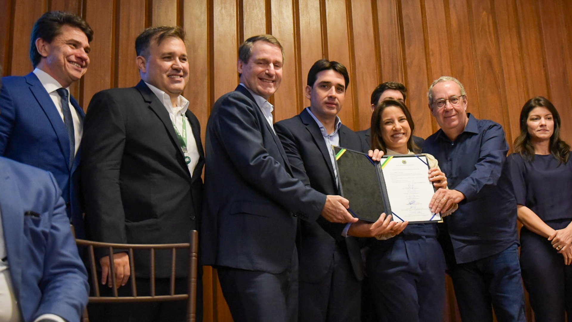 com-investimento-de-r-1-6-bi-ministerio-de-portos-e-aeroportos-e-governo-de-pernambuco-autorizam-criacao-de-novo-terminal-no-porto-de-suape-2