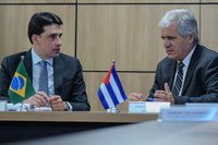 Ministro Silvio Costa Filho recebe embaixador de Cuba para tratar sobre expansão do turismo entre os dois países