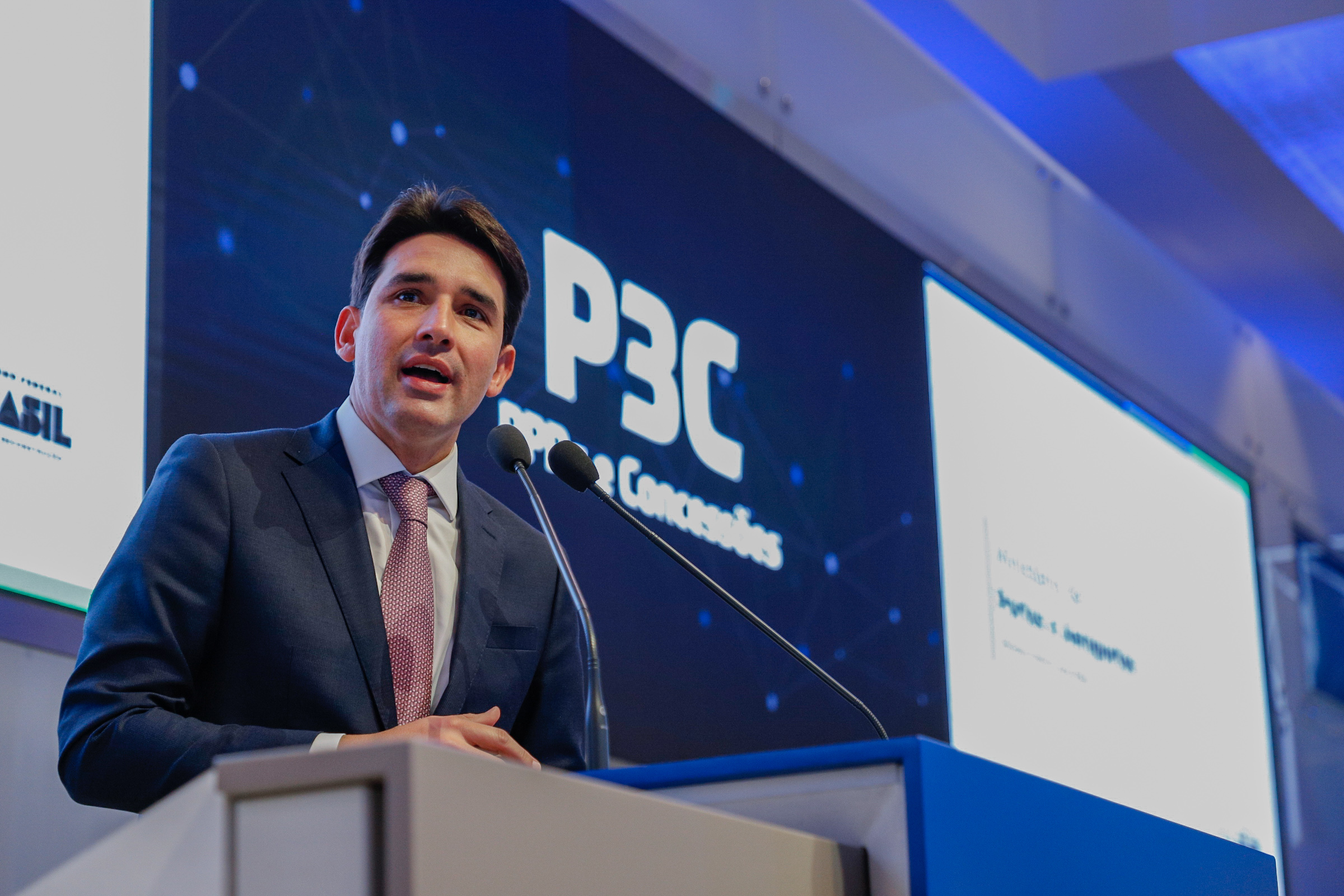 Silvio Costa Filho detalha plano de investimentos para os próximos anos em portos e aeroportos