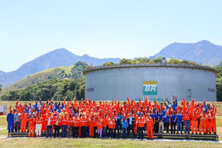 Presidente Lula anuncia retomada de investimentos na indústria naval