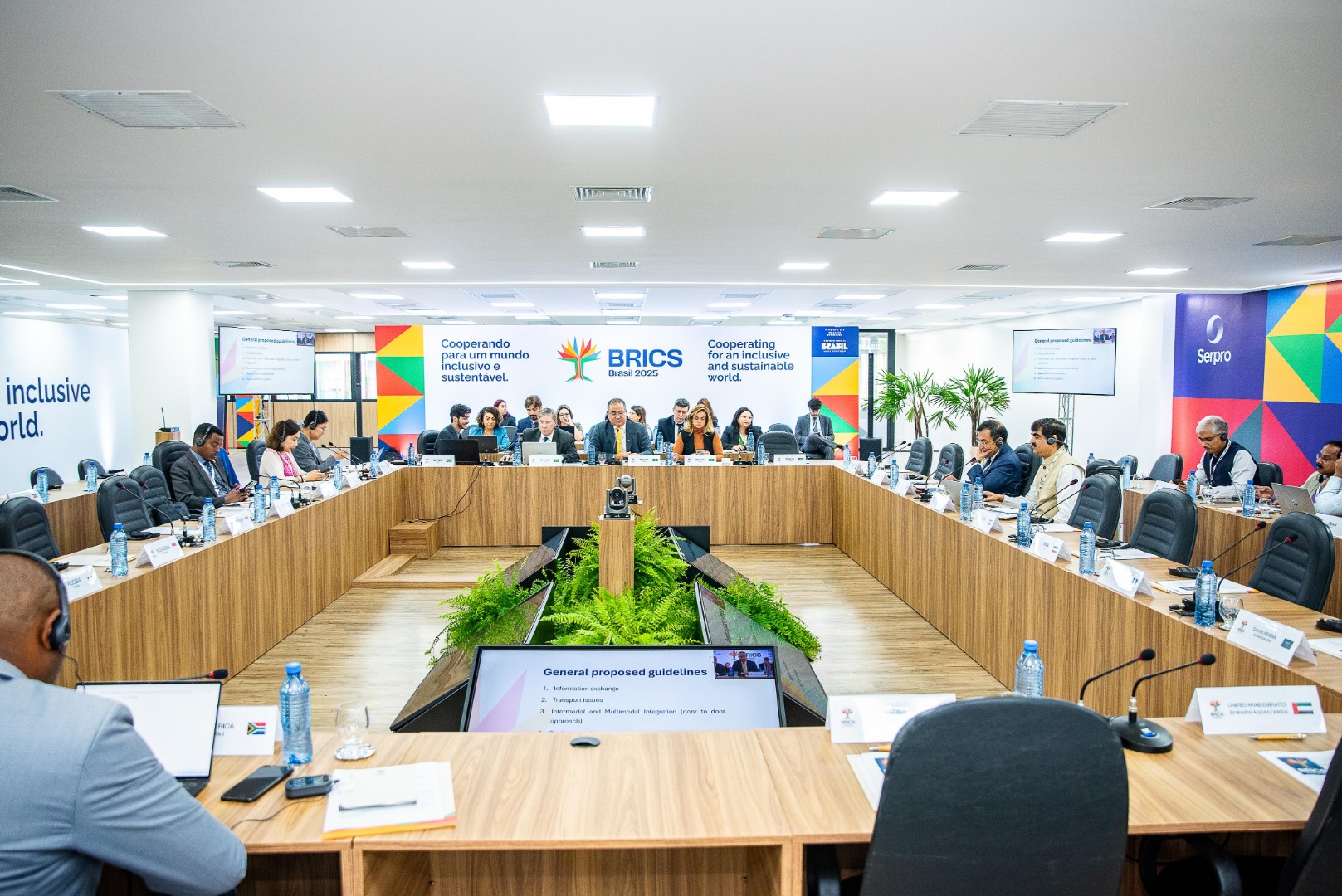Transporte sustentável, logística internacional e conectividade aérea foram temas debatidos no GT do Brics