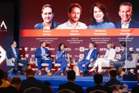 Mariana Pescatori participa do Fórum Esfera no Guarujá em debate sobre infraestrutura e inovação no Brasil