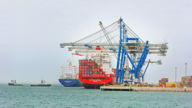 Movimentação de carga em portos é a maior da história