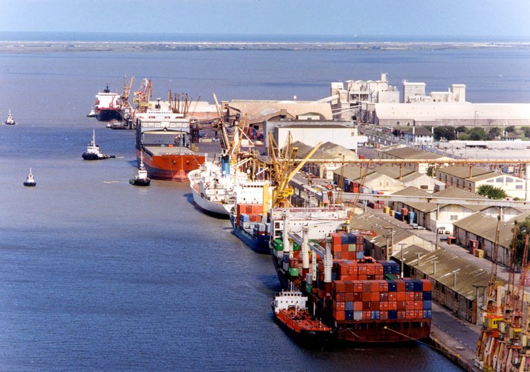 Terminal Marítimo Luiz Fogliato (Termasa), na cidade de Rio Grande (RS)