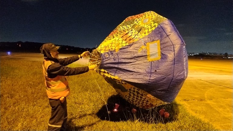Campanha do Ministério de Portos e Aeroportos alerta: soltar balões é crime e coloca vidas em risco