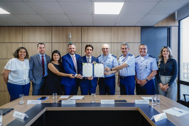 As novas EMS-A fornecerão dados meteorológicos precisos e em tempo real, permitindo que operadores aeroportuários, pilotos e companhias aéreas tomem decisões mais seguras e eficientes.