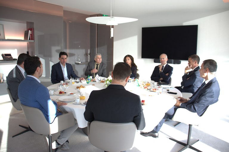 Brasil e França avançam em parcerias para modernização e capacitação no setor portuário