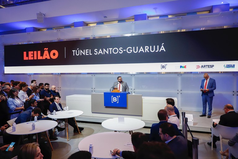 A ligação fixa entre as duas cidades reduzirá o tempo de travessia para apenas dois minutos. Hoje, a travessia de balsa leva em média 18 minutos - - Foto: Eduardo Oliveira/MPor