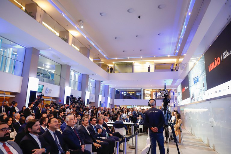 A ligação fixa entre as duas cidades reduzirá o tempo de travessia para apenas dois minutos. Hoje, a travessia de balsa leva em média 18 minutos - - Foto: Eduardo Oliveira/MPor