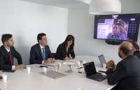 Ministro Silvio Costa Filho discute ampliação de voos da Air France para o Brasil em agenda em Paris