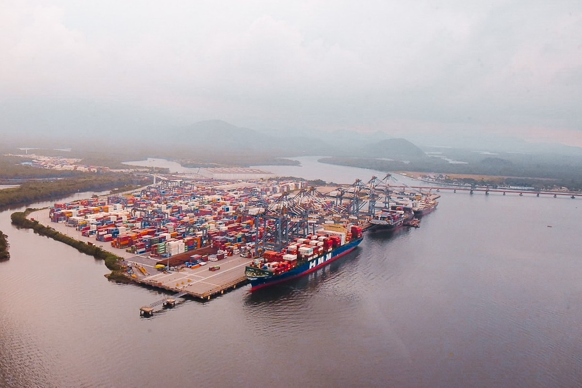 Santos bateu novo recorde em julho, com 534,6 mil TEU movimentados; 8,5% a mais do que no mesmo mês de 2024 - Foto: Vosmar Rosa/MPor