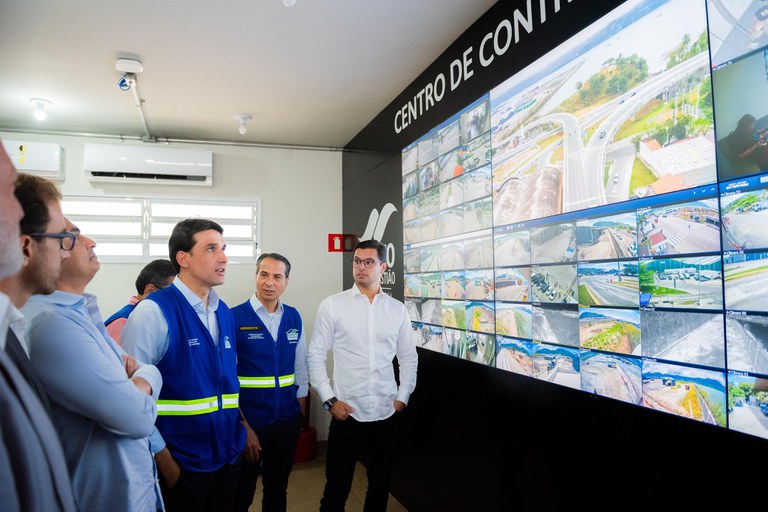 Ministro Silvio Costa Filho anuncia leilão de área do Porto de São Sebastião para março de 2026