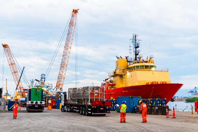 Porto do Rio de Janeiro é principal responsável pela movimentação de contêineres e granéis sólidos do estado