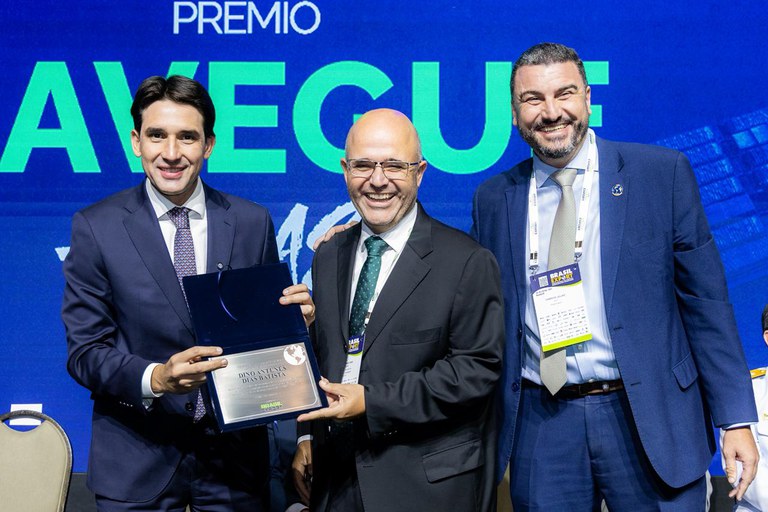 A premiação contemplou os segmentos de apoio portuário, apoio marítimo, cabotagem e navegação interior 