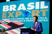 Silvio Costa Filho destaca avanços em concessões e sustentabilidade no Fórum Brasil Export 2025