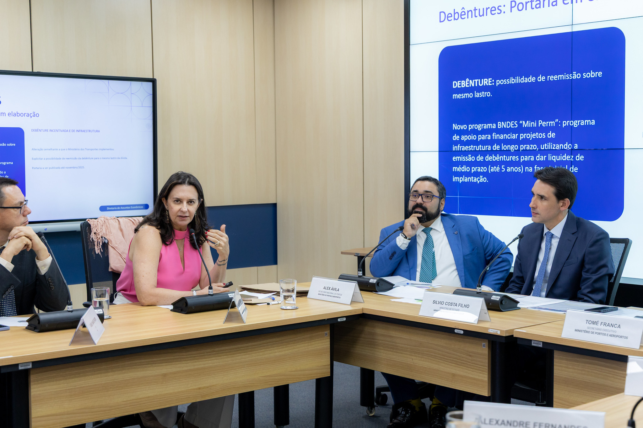 A portaria nº 708 (novembro de 2025), que permite a reemissão de debêntures incentivadas e de infraestrutura