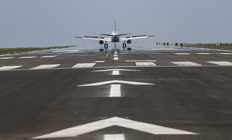 Ministério amplia programa para incentivar empreendimentos comerciais nos aeroportos