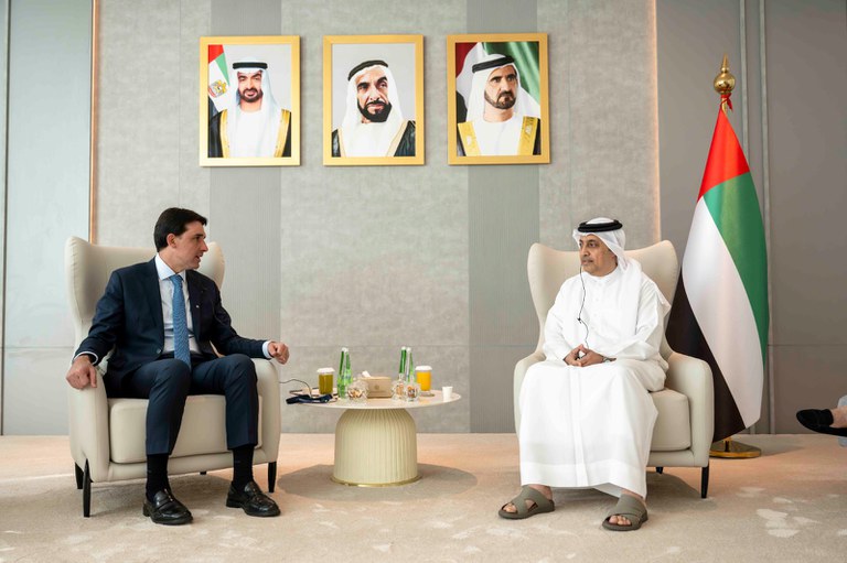 O ministro de Portos e Aeroportos, Silvio Costa Filho, se reuniu nesta quarta-feira com o secretário de Infraestrutura e Transportes dos Emirados Árabes, Xeique Mohammed Al Mansouri