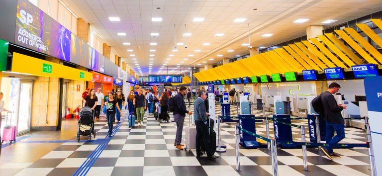 Números indicam recorde de 130 milhões de passageiros no transporte aéreo em 2025