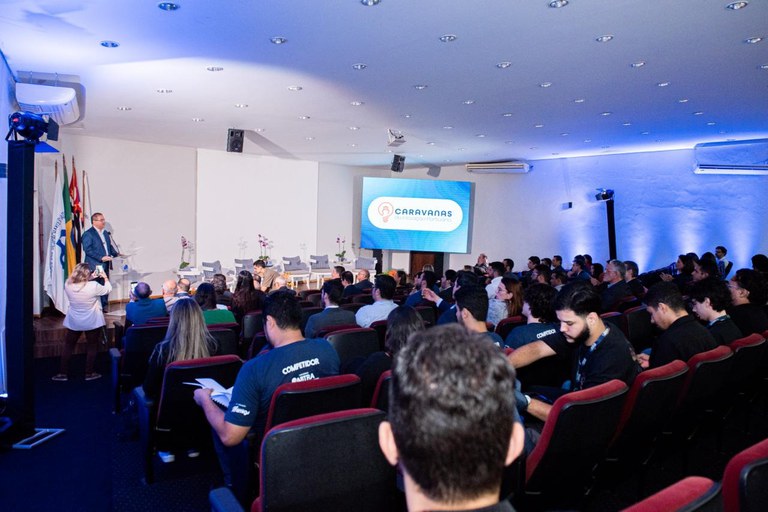 O evento reuniu lideranças, especialistas e startups no Sindicato dos Despachantes Aduaneiros de Santos