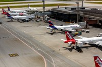 Renovação de frota e geração de empregos reforçam agenda de sustentabilidade da aviação brasileira