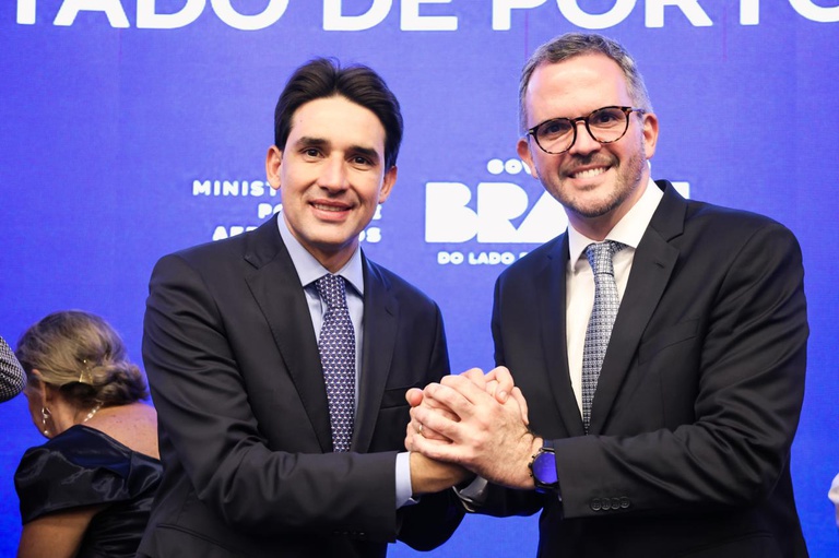 Tomé Franca na transição de comando do Ministério de Portos e Aeroportos em abril de 2026